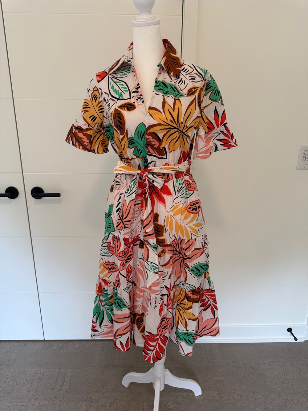 Donna Morgan Multicolor Tropical Leaf Midi Shirt Dress
